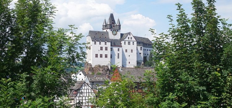 Lahnwanderweg flußaufwärts – Etappe 4 von Balduinstein nach Limburg Lahnwanderweg flußaufwärts – Etappe 4 von Balduinstein nach Limburg