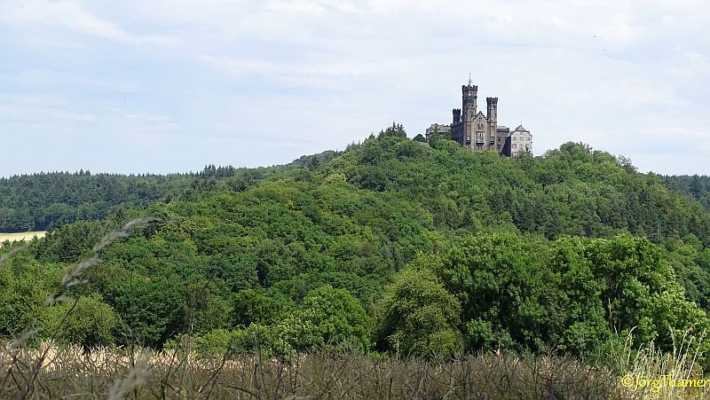Lahnfacette Küppeltour - Blick auf die Schaumburg