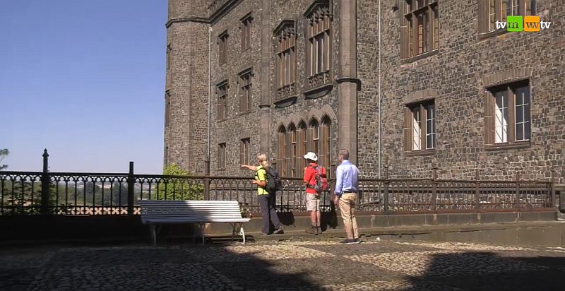 Im Innenhof der Schaumburg Im Innenhof der Schaumburg bei Balduinstein